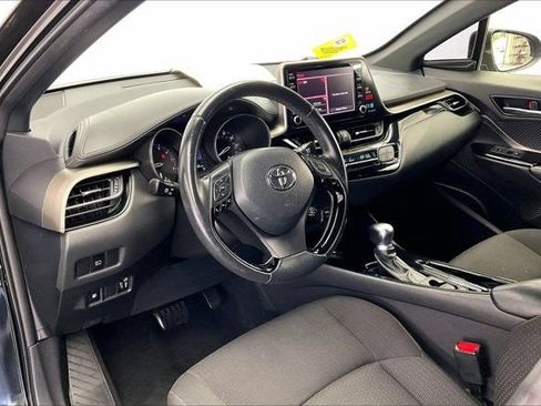 Used 2019 Toyota C-HR XLE FWD image 13