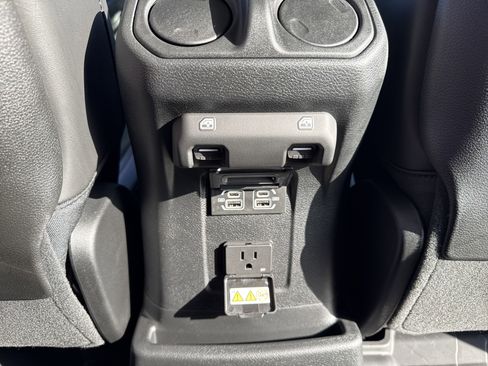 New 2025 Jeep Wrangler Unlimited Rubicon w/ Safety Group image 29