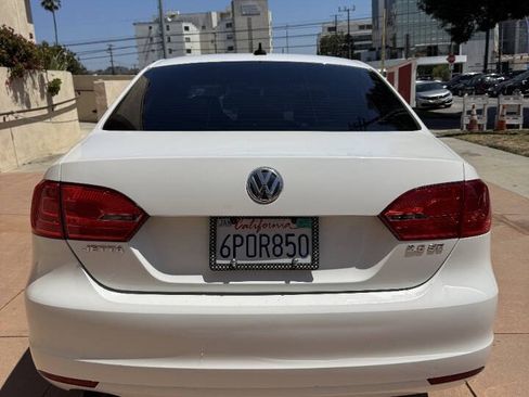 Used 2011 Volkswagen Jetta SE FWD image 8