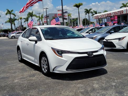 Used 2026 Toyota Corolla LE FWD image 2
