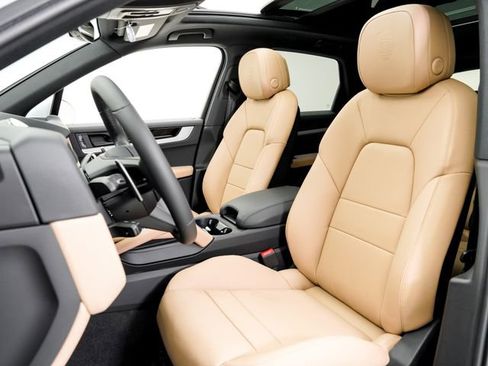 New 2026 Porsche Cayenne AWD/4WD image 5