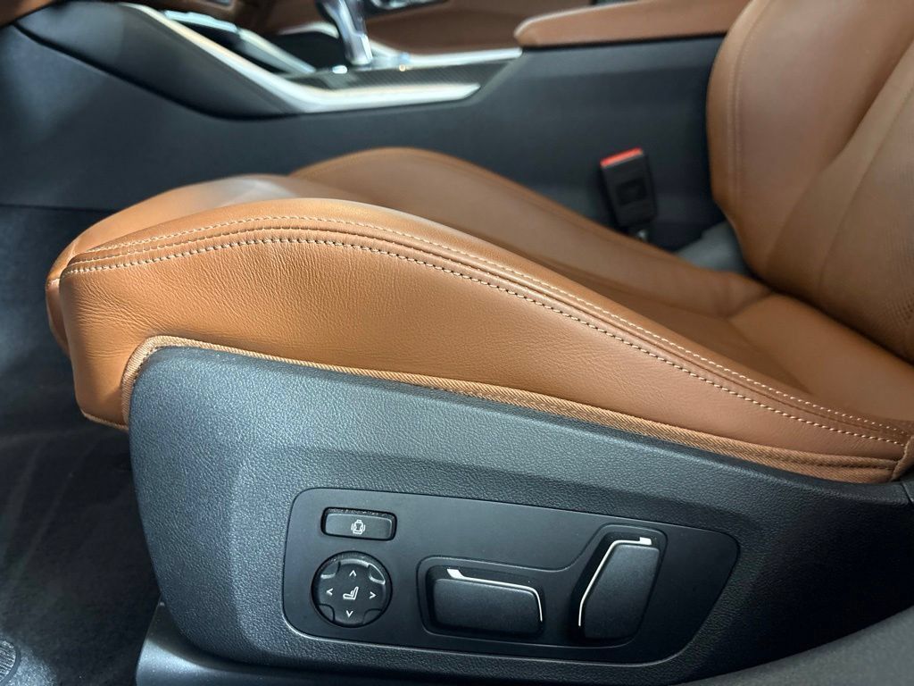 Certified 2025 BMW M3 Competition w/ Executive Package AWD/4WD image 27