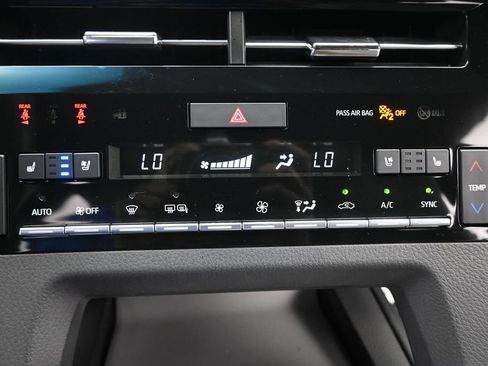 Used 2022 Toyota Avalon Limited w/ Advanced Safety Package FWD image 32