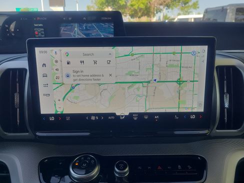 Certified 2025 Ford Expedition Active AWD/4WD image 27