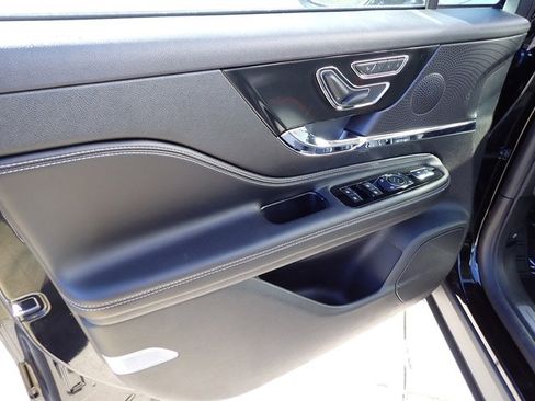 New 2026 Lincoln Corsair Premiere image 19