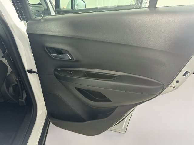 Used 2021 Chevrolet Trax LS FWD image 25