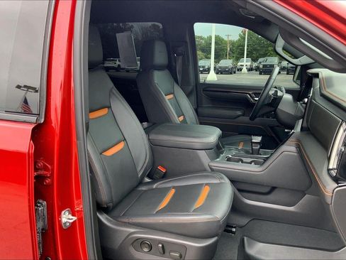Used 2025 GMC Sierra 1500 AT4 w/ Technology Package AWD/4WD image 7