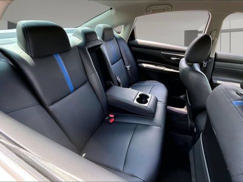 Used 2018 Nissan Altima 2.5 SR w/ SR Midnight Edition FWD image 23