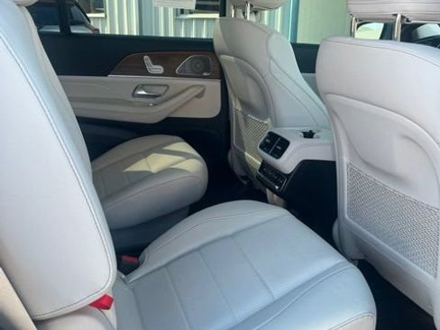 Used 2025 Mercedes-Benz GLS 450 4MATIC image 14