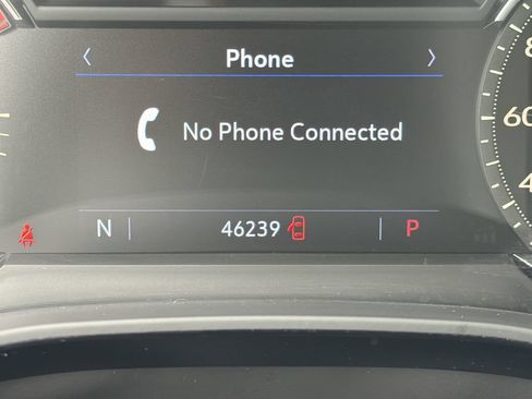 Used 2020 Cadillac XT5 Premium Luxury w/ LPO, Floor Liner Package FWD image 34