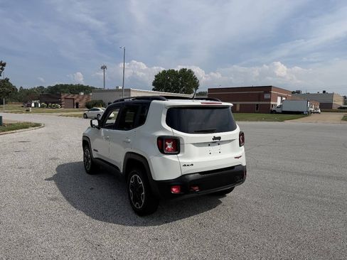 Used 2015 Jeep Renegade Trailhawk AWD/4WD image 4
