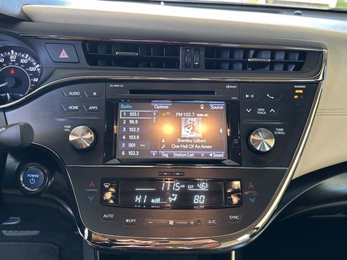 Used 2018 Toyota Avalon XLE Premium image 23