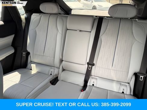 Used 2024 Cadillac Lyriq Sport AWD/4WD image 31