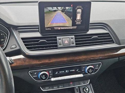 Used 2020 Audi Q5 2.0T Premium w/ Convenience Package image 12