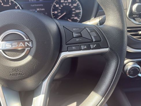 Used 2025 Nissan Altima 2.5 SV FWD image 10