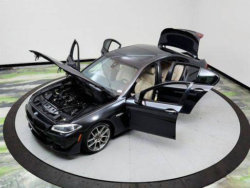 Used 2014 BMW 550i xDrive Sedan AWD/4WD image 37