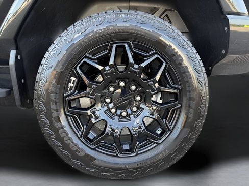 Used 2025 GMC Hummer EV 2X AWD/4WD image 39