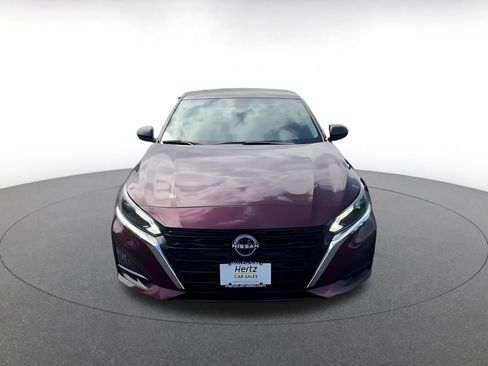 Used 2025 Nissan Altima 2.5 SV FWD image 4