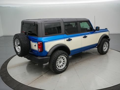 New 2025 Ford Bronco 4-Door image 5