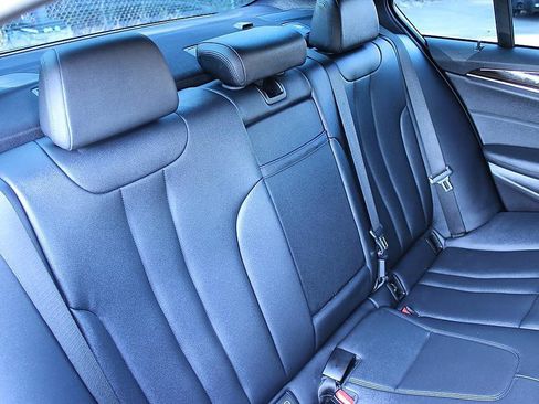 Used 2018 BMW 530i RWD image 18
