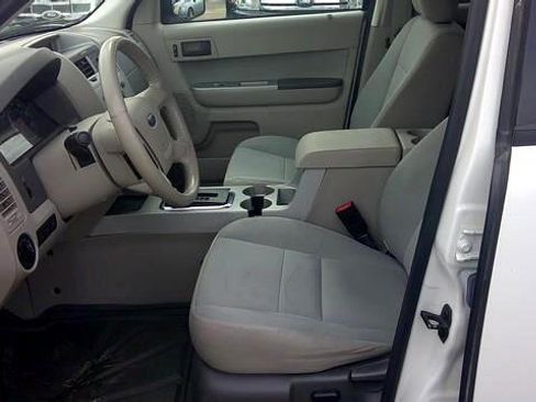 Used 2012 Ford Escape XLT image 5