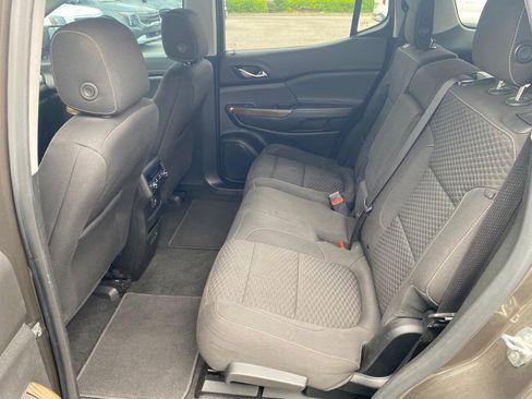 Used 2019 GMC Acadia SLE FWD image 14