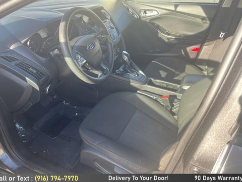 Used 2015 Ford Focus SE FWD image 12