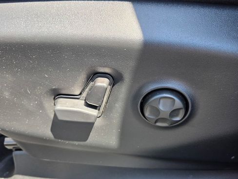 New 2026 Chrysler Pacifica Select image 15