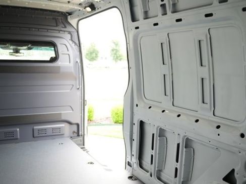 Used 2025 Mercedes-Benz Sprinter 2500 image 15