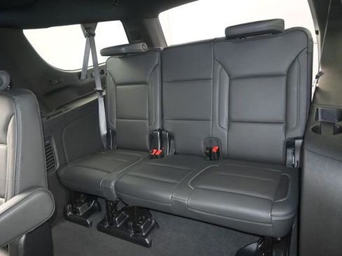 Used 2025 GMC Yukon XL Denali AWD/4WD image 14