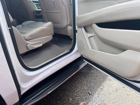 Used 2020 Cadillac Escalade ESV Luxury image 23