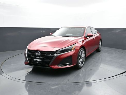New 2026 Nissan Altima 2.5 SV w/ SV Premium Package AWD/4WD image 1