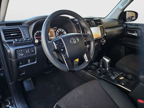 Used 2020 Toyota 4Runner TRD Off-Road image 9
