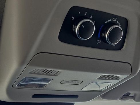 Used 2023 Ford Transit 350 XLT image 26