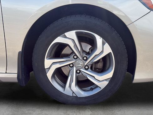 Used 2018 Honda Accord EX image 25