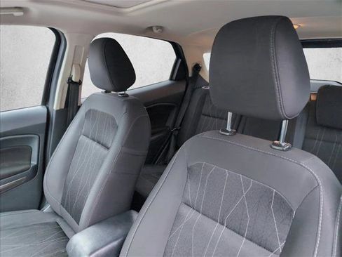 Used 2021 Ford EcoSport SE image 9