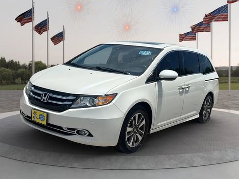 Used 2016 Honda Odyssey Touring image 2