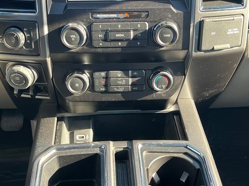 Used 2019 Ford F150 XLT w/ Equipment Group 302A Luxury image 31