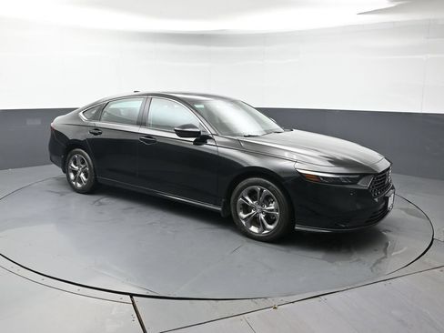Used 2023 Honda Accord EX-L image 8