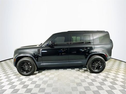 Used 2020 Land Rover Defender 110 SE image 4