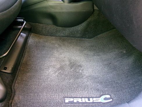 Used 2015 Toyota Prius C Three FWD image 15
