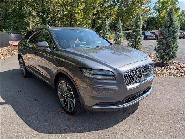 Used 2023 Lincoln Nautilus Reserve w/ Equipment Group 201A AWD/4WD image 7
