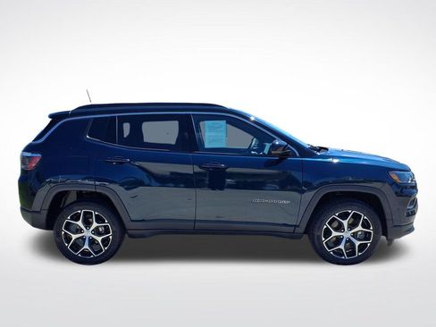 Used 2024 Jeep Compass Limited AWD/4WD image 10