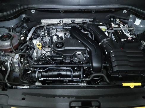 Certified 2023 Volkswagen Taos SEL AWD/4WD image 38