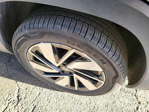 Used 2025 Volkswagen Atlas SE image 6