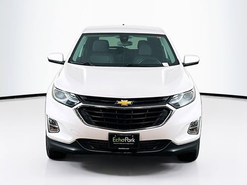 Used 2020 Chevrolet Equinox LT image 2