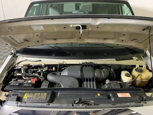 Used 2010 Ford E-350 and Econoline 350 XLT RWD image 35