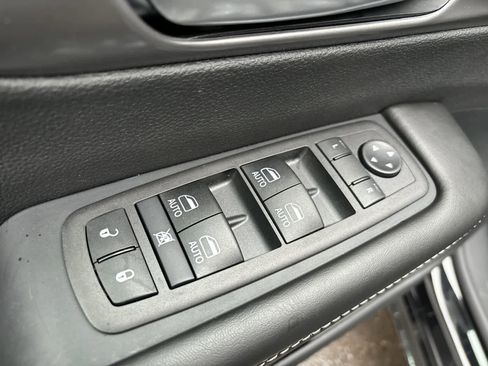 New 2026 Chrysler Pacifica Select w/ S Appearance Package image 11