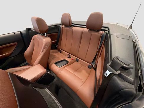 Used 2016 BMW M235i Convertible image 19