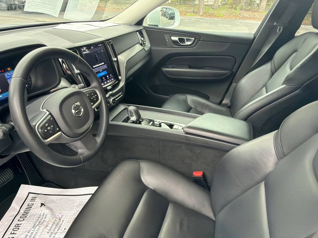 Used 2023 Volvo XC60 B5 Core w/ Climate Package FWD image 9